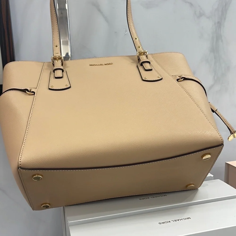 Michael Kors Voyager Small Saffiano Leather Tote Bag 30H1GV6T4T NWT OYSTER
